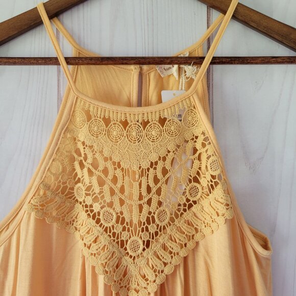 NWT Hem & Thread Women’s Top, L, Yellow, Crochet Detail, Dress/Casual Shirt. - Picture 2 of 7